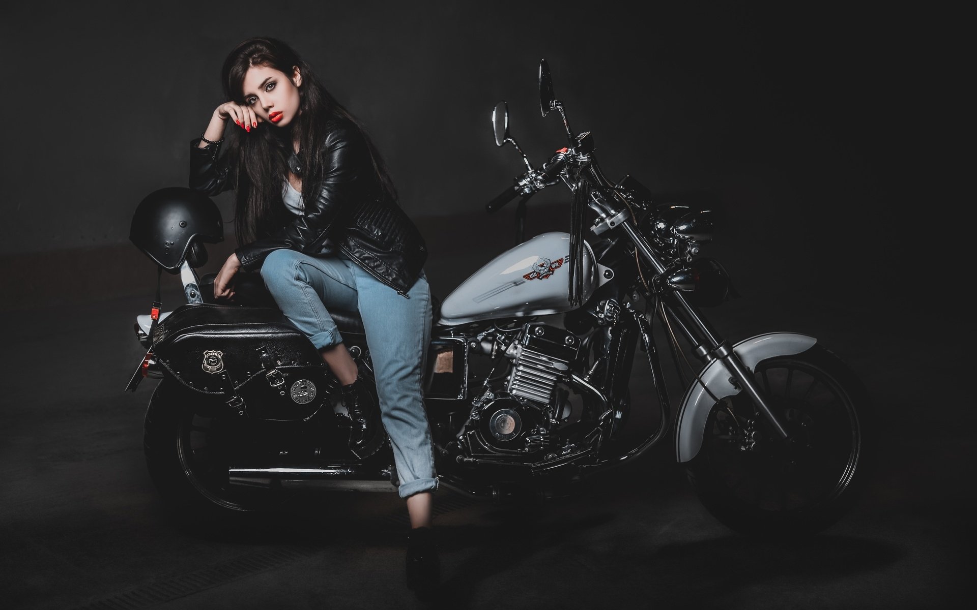 Biker girls: style and drive in Zahedan