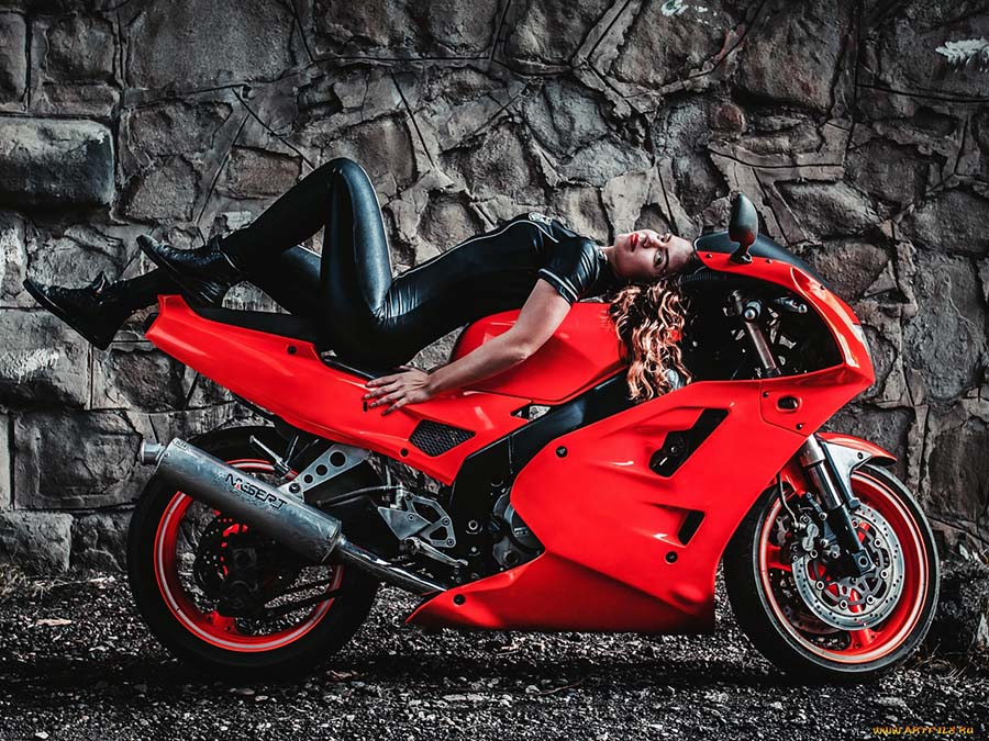 Beautiful girl Beautiful girls and motorcycles in Zahedan