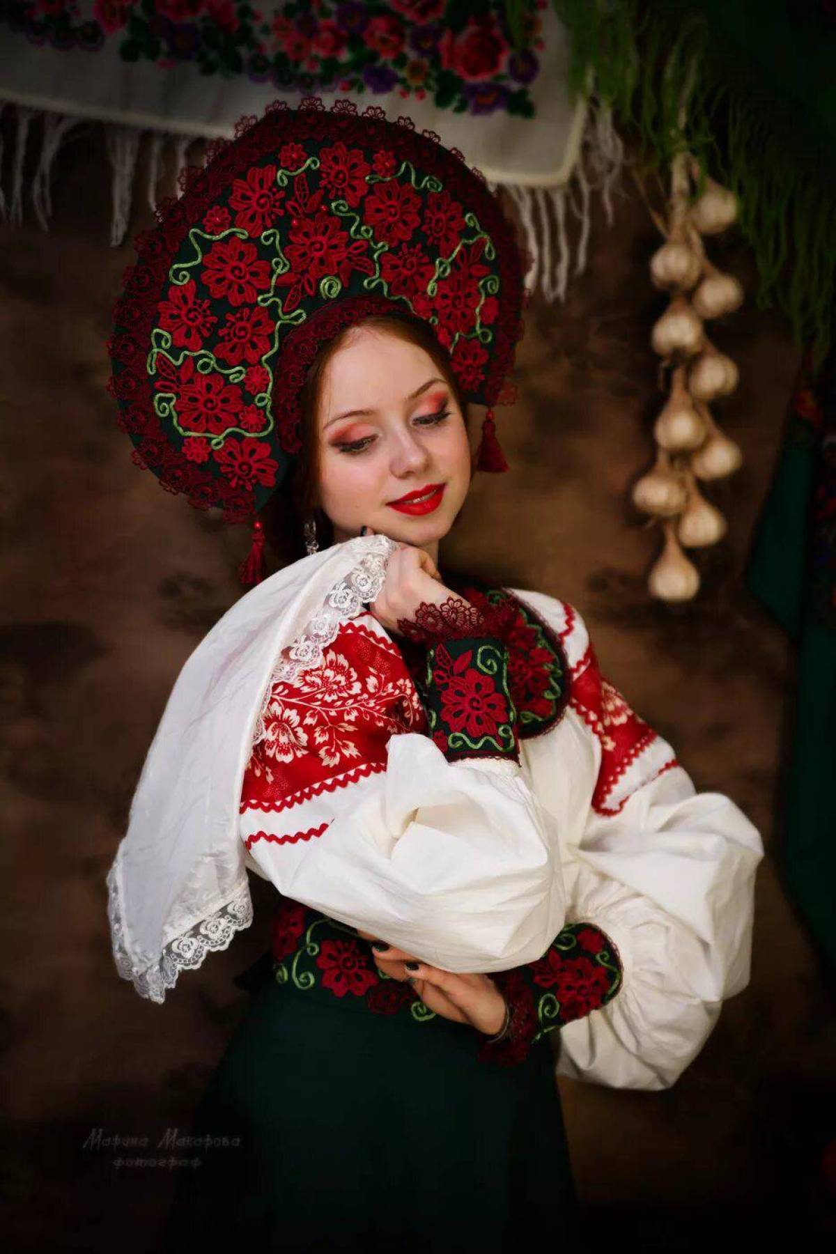 Women in Slavic costumes underwear in Zahedan