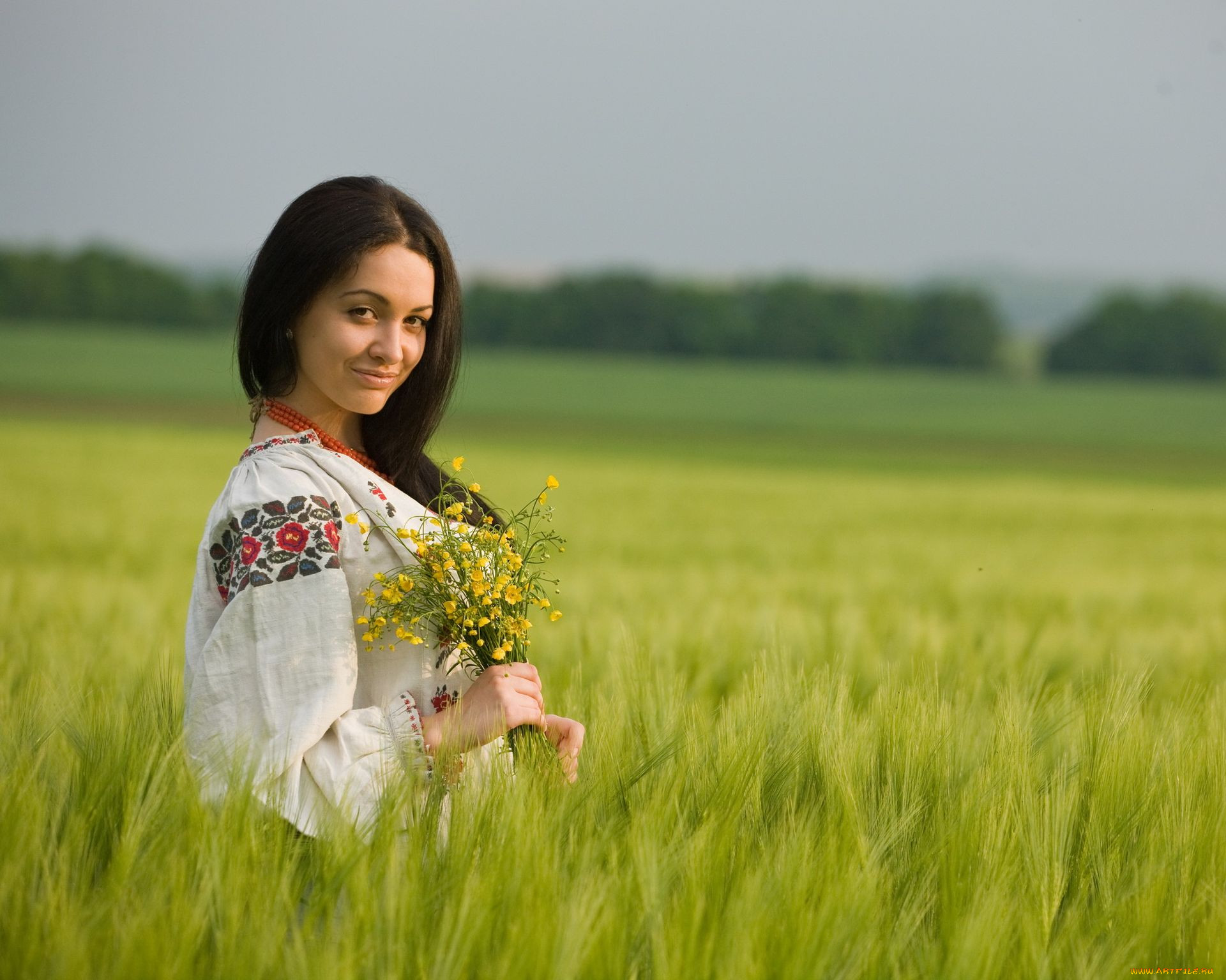 Women in Slavic costumes in Zahedan