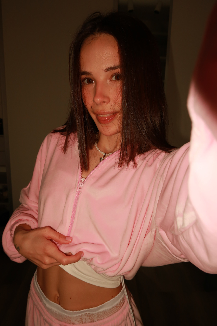 Tina brings the glow — live moments in Zahedan